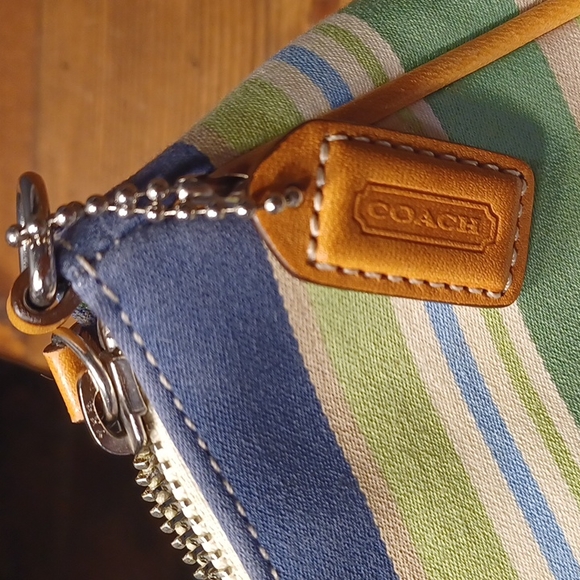 Coach wristlet mini purse - Picture 14 of 15